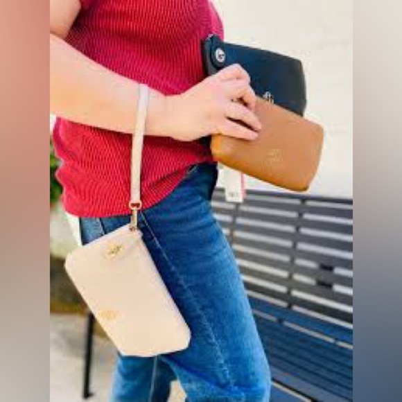 Simply Southern Handbags - Simply Southern Lock Crossbody Wallet - Almond - New With Tags